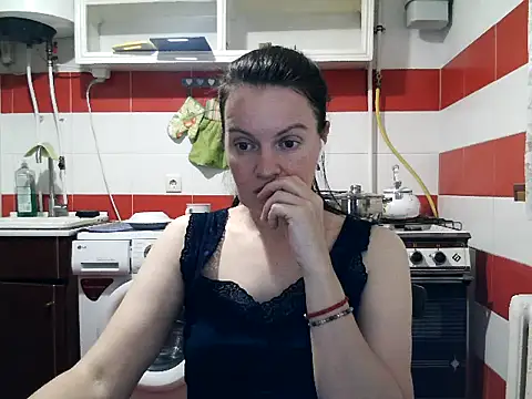 LoveNBloom online show from 3, 8, 2026