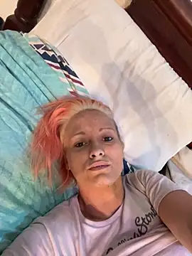 Snapshot of Jessiejames32 chatting on 30, 10, 2025 Jessiejames32 online show from 30, 10, 2025