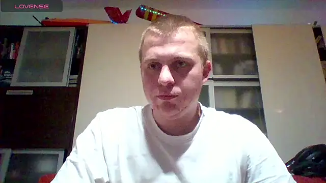 Matttthees online show from 4, 12, 2025