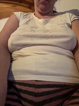 Snapshot of sweetmystery1 chatting on 2, 2, 2026 sweetmystery1 online show from 2, 2, 2026