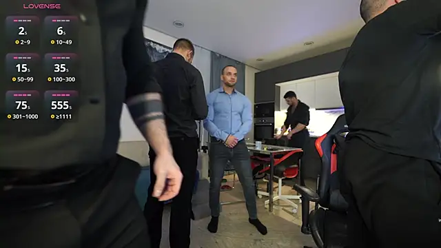 Snapshot of Demianblake chatting on 21, 12, 2025 Demianblake online show from 21, 12, 2025