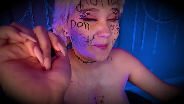 Snapshot of Laura_takint chatting on 28, 2, 2025 Laura takint online show from 28, 2, 2025