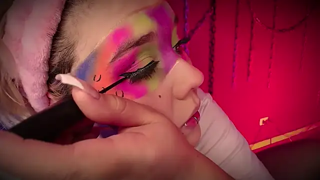 Snapshot of Laura_takint chatting on 13, 3, 2025 Laura takint online show from 13, 3, 2025