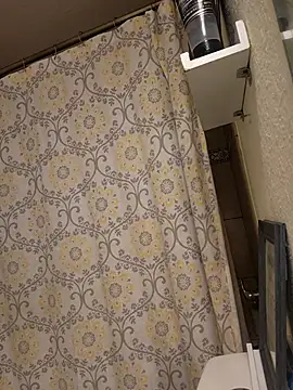 Hotredheadandtoungelasher online show from 14, 1, 2026