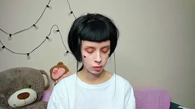 FlowerOfSin2001 online show from 11, 10, 2025