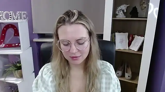 Zoey Erotic online show from 12, 11, 2025