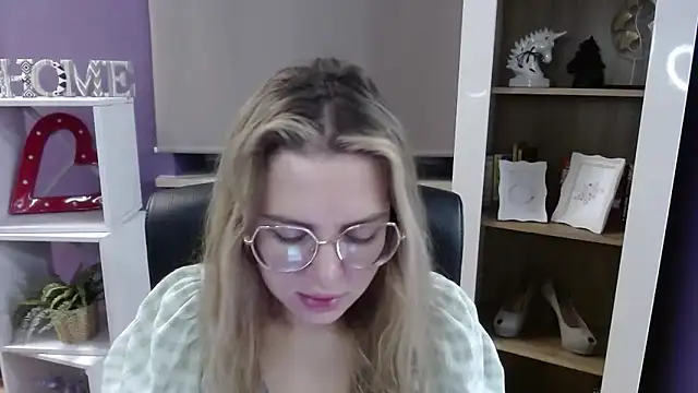 Zoey Erotic online show from 27, 11, 2025