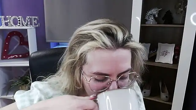 Zoey Erotic online show from 11, 3, 2026