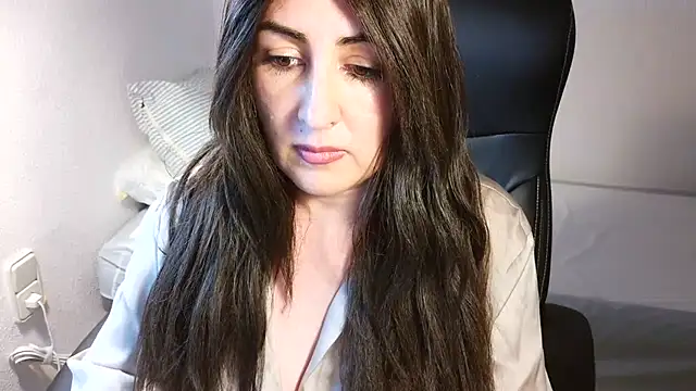 naughty sarahh online show from 4, 7, 2026