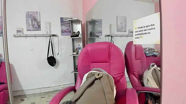 Snapshot of CAMILA--REY chatting on 16, 1, 2026 CAMILA--REY online show from 16, 1, 2026