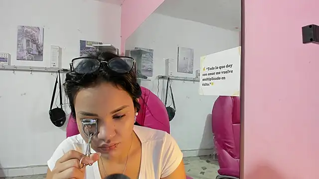 Snapshot of CAMILA--REY chatting on 17, 1, 2026 CAMILA--REY online show from 17, 1, 2026