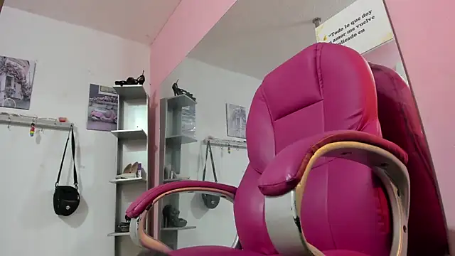 Snapshot of CAMILA--REY chatting on 23, 2, 2026 CAMILA--REY online show from 23, 2, 2026