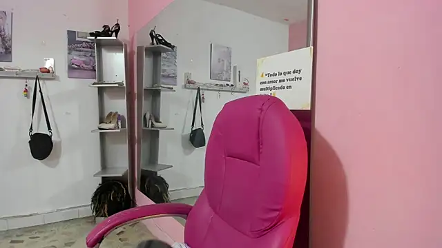 Snapshot of CAMILA--REY chatting on 28, 2, 2026 CAMILA--REY online show from 28, 2, 2026