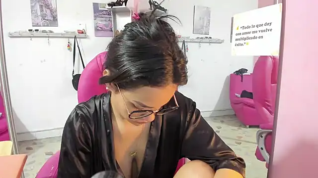 Snapshot of CAMILA--REY chatting on 2, 3, 2026 CAMILA--REY online show from 2, 3, 2026