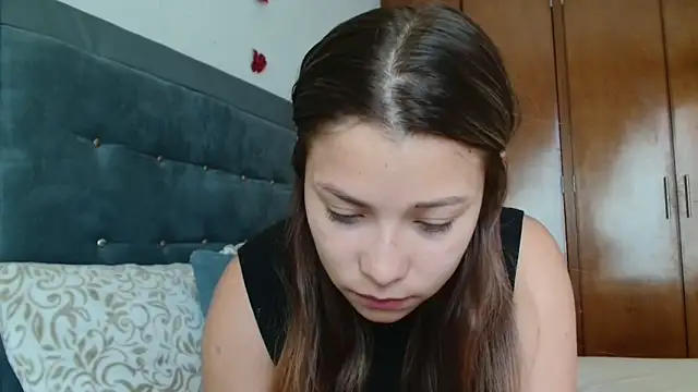 Snapshot of 3littleschoolteens chatting on 30, 4, 2026 3littleschoolteens online show from 30, 4, 2026