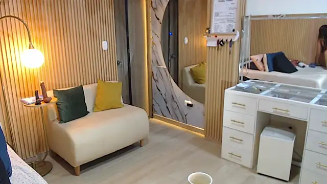 deepieredandwett online show from 4, 10, 2025