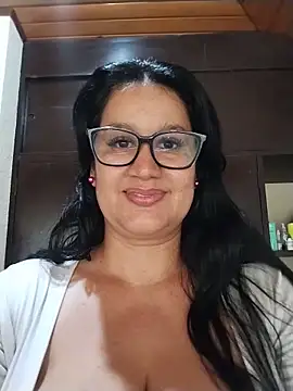 Snapshot of keilymadam chatting on 17, 6, 2026 keilymadam online show from 17, 6, 2026