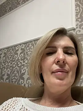 Snapshot of sensualEmilia chatting on 7, 6, 2026 sensualEmilia online show from 7, 6, 2026