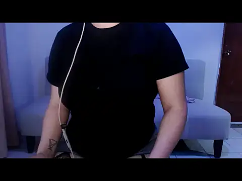 Snapshot of YummymeowW chatting on 18, 6, 2026 YummymeowW online show from 18, 6, 2026