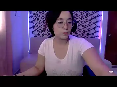 Snapshot of YummymeowW chatting on 25, 7, 2026 YummymeowW online show from 25, 7, 2026