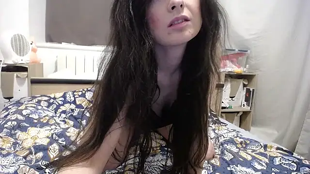 desirmiss1 online show from 24, 2, 2025