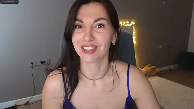 Mary love16 online show from 10, 3, 2025