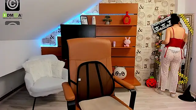 EmillyTaylor online show from 28, 10, 2025