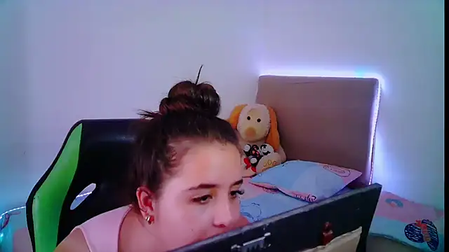  alicia z online show from 1, 2, 2025