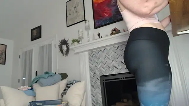 Snapshot of AuroraWillows chatting on 21, 10, 2025 AuroraWillows online show from 21, 10, 2025