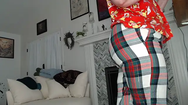 Snapshot of AuroraWillows chatting on 10, 11, 2025 AuroraWillows online show from 10, 11, 2025