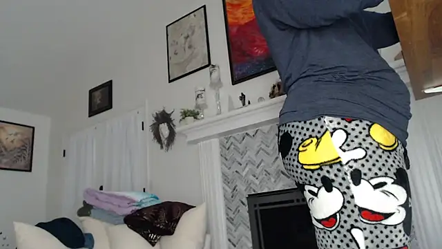 Snapshot of AuroraWillows chatting on 11, 11, 2025 AuroraWillows online show from 11, 11, 2025