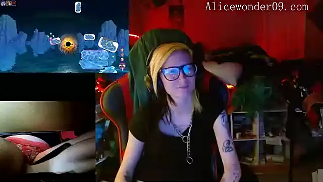 Snapshot of alicewonder09 chatting on 12, 12, 2024 alicewonder09 online show from 12, 12, 2024