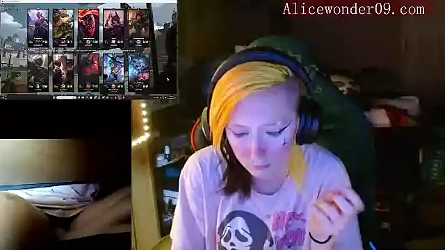 Snapshot of alicewonder09 chatting on 21, 12, 2024 alicewonder09 online show from 21, 12, 2024