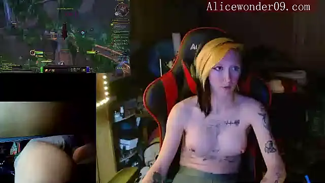 Snapshot of alicewonder09 chatting on 22, 12, 2024 alicewonder09 online show from 22, 12, 2024