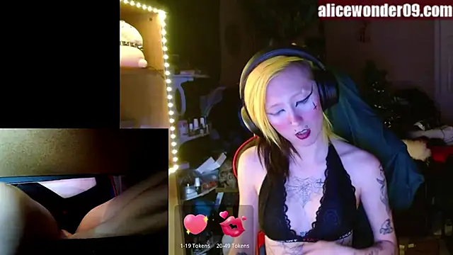 Snapshot of alicewonder09 chatting on 24, 12, 2024 alicewonder09 online show from 24, 12, 2024