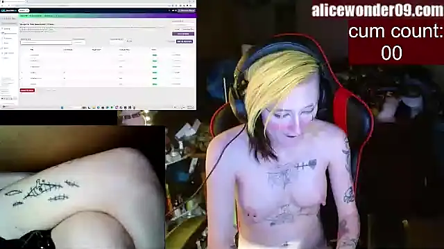 Snapshot of alicewonder09 chatting on 4, 1, 2025 alicewonder09 online show from 4, 1, 2025