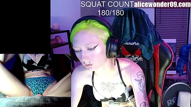 Snapshot of alicewonder09 chatting on 8, 10, 2025 alicewonder09 online show from 8, 10, 2025