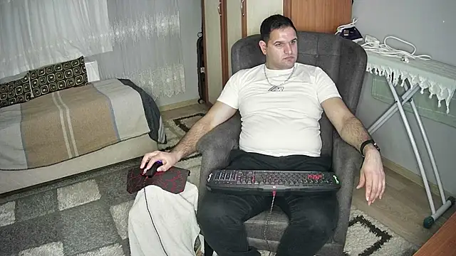 Snapshot of canakbulak00 chatting on 17, 3, 2025 canakbulak00 online show from 17, 3, 2025
