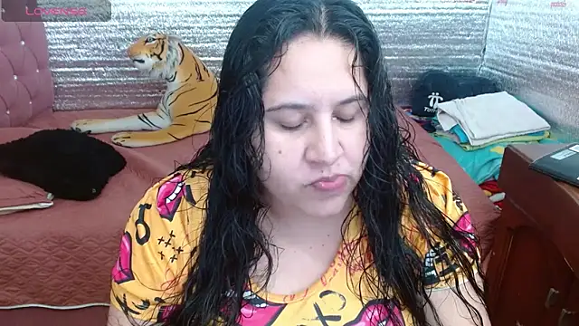 Snapshot of EMILY-NESSA chatting on 22, 9, 2025 EMILY-NESSA online show from 22, 9, 2025