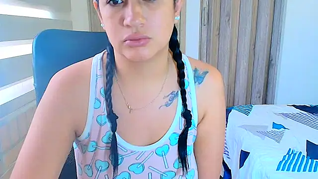 Snapshot of sara2520 chatting on 24, 3, 2026 sara2520 online show from 24, 3, 2026