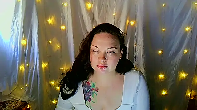 Snapshot of Victoria_Marks chatting on 1, 10, 2025 Victoria Marks online show from 1, 10, 2025