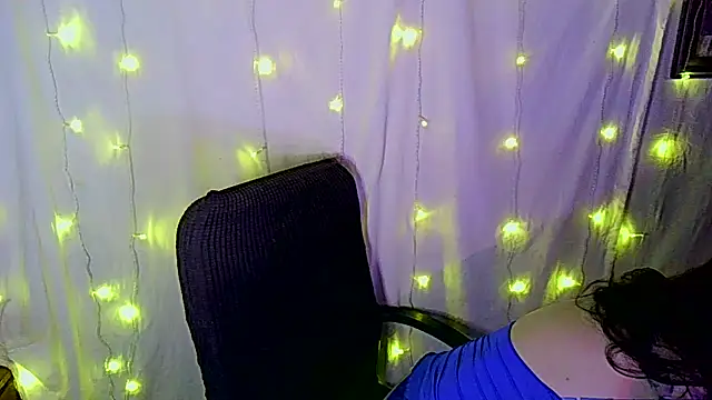 Snapshot of Victoria_Marks chatting on 19, 10, 2025 Victoria Marks online show from 19, 10, 2025