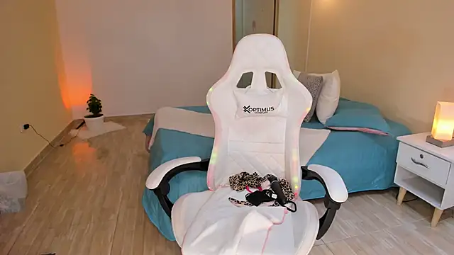 carleee winter online show from 8, 3, 2025