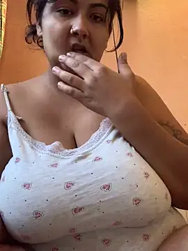 Snapshot of Madsion23 chatting on 8, 12, 2024 Madsion23 online show from 8, 12, 2024