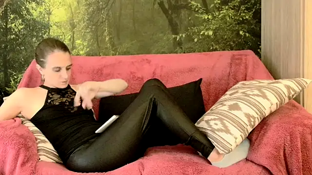 LadyChantale online show from 17, 2, 2025