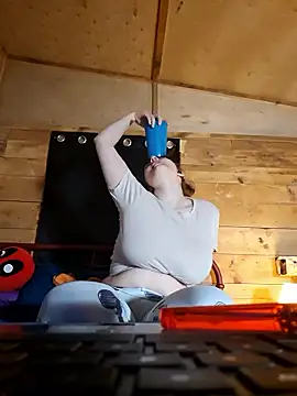 Snowbunnycake 131 online show from 3, 12, 2024