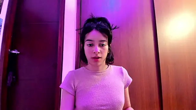 Snapshot of _Lunnaa_ chatting on 21, 12, 2024 Lunnaa online show from 21, 12, 2024