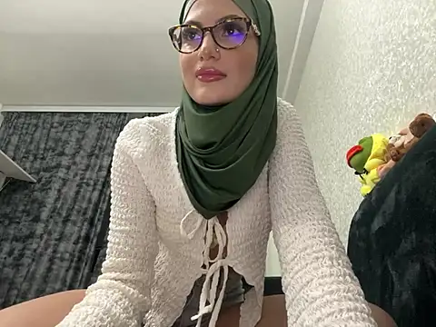 GumusGuray online show from 2, 2, 2025