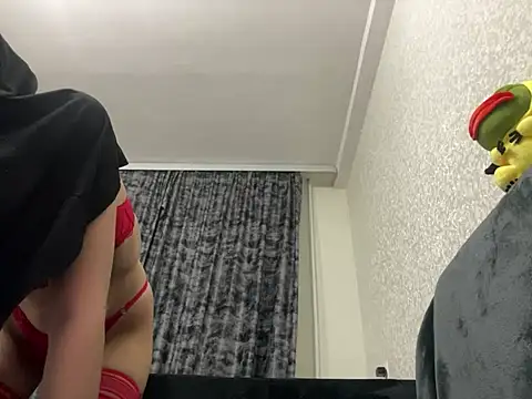 GumusGuray online show from 10, 2, 2025