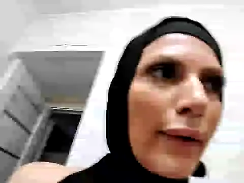 GumusGuray online show from 6, 3, 2025